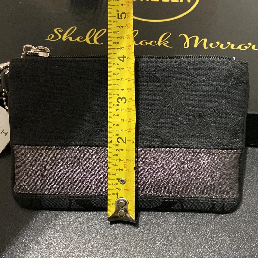 Coach wristlet - Picture 4 of 7